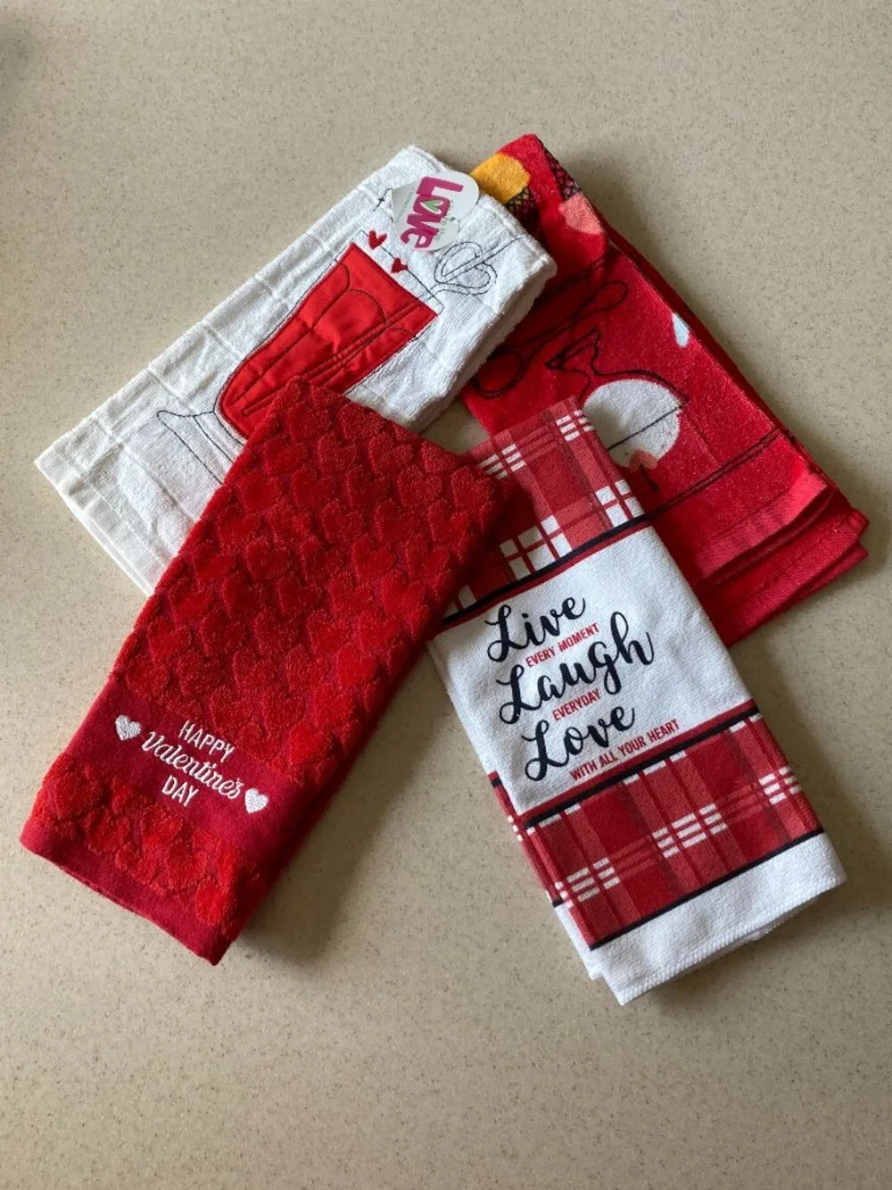 NEW Kitchen Towels 3 Pc -- Hand Towel 1 Pc Bundle Share the Love Valentine